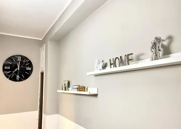 Capuanshome-intero Rom